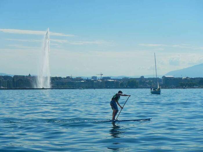 Ville de Genève Photo d'un cours de stand-up paddle