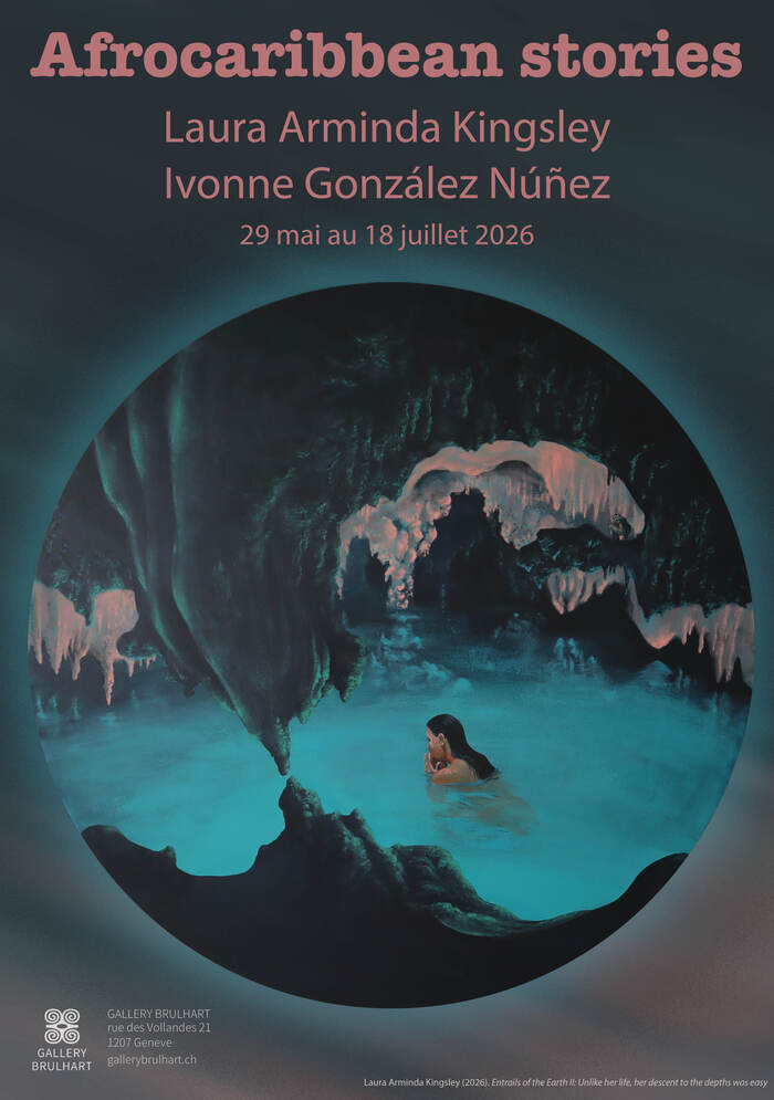 oeuvre d'art peinture d'une femme dans un lac souterrain, une grotte, avec l'eau bleu turquoise. Il s'agit d'une affiche et elle a en haut le titre de l'exposition: Afrocaribbean stories et le nom des deux artistes: Laura Arminda Kingsley et Ivonne González Núñez