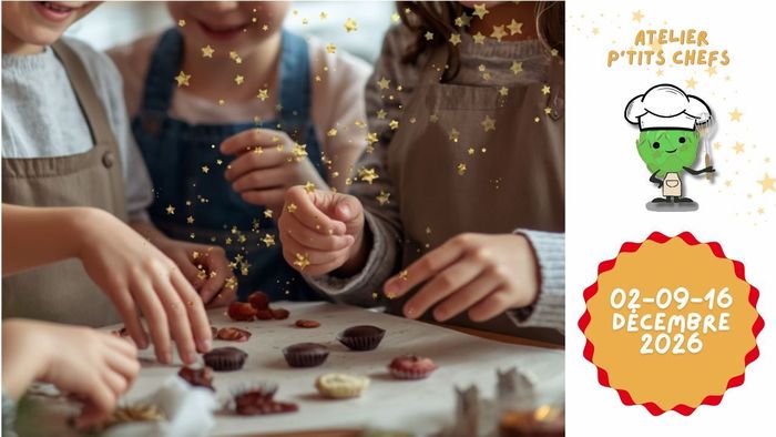 enfants avec tabliers de cuisine devant une table avec des chocolats