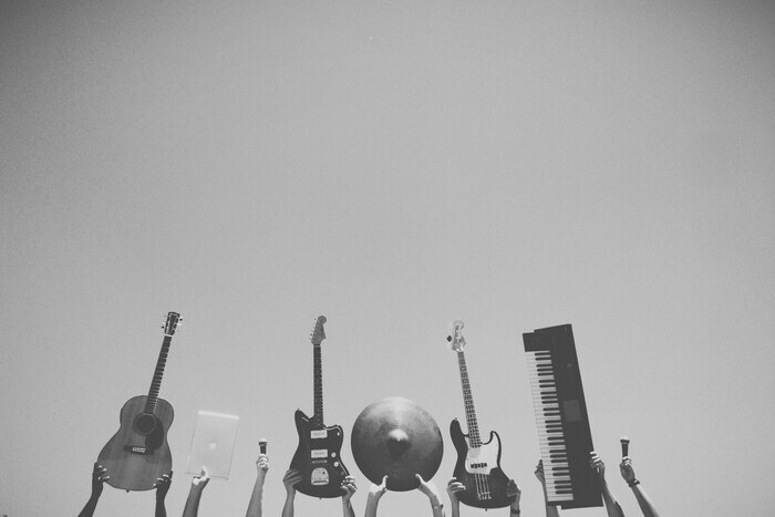 Instruments en noir et blanc