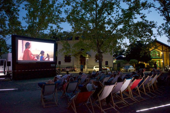 Projection d'un film en plein air