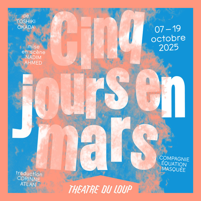Visuel "Cinq jours en mars". Du texte en gros et des couleurs bleu/rose saumon en fond.