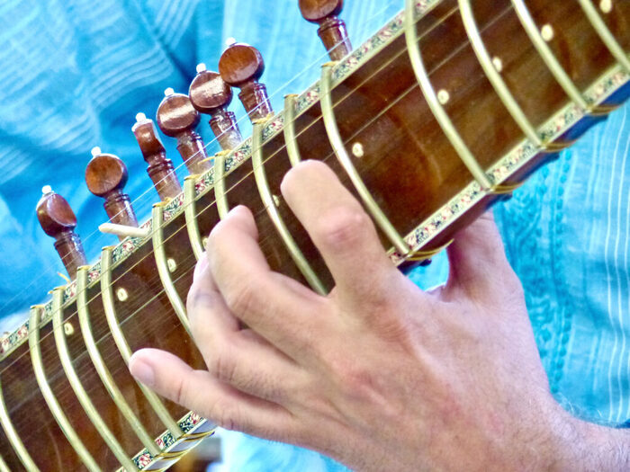Jeu d'un instrument à cordes