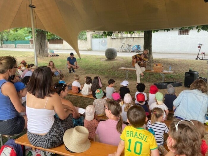 Benjamin Alfandari spectacle jeune public sous la tente