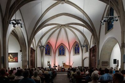 L'image représente l'intérieur de l'église Saint-Germain.