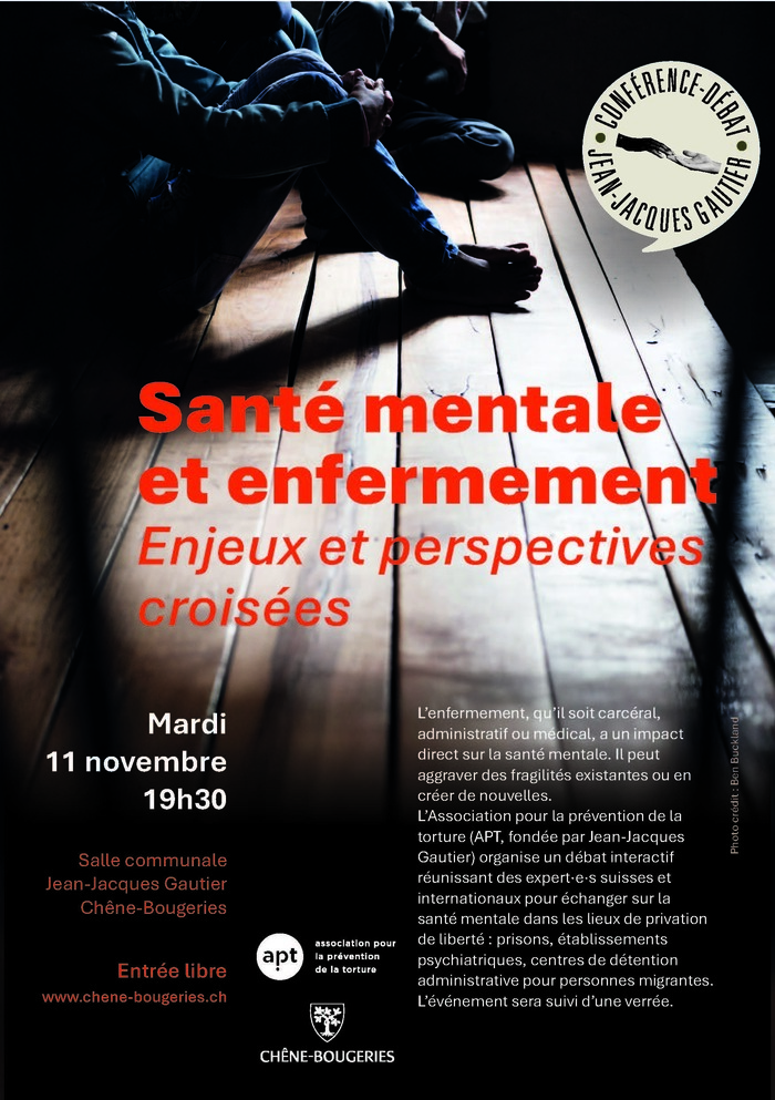 image d'une personne isolée assise au sol