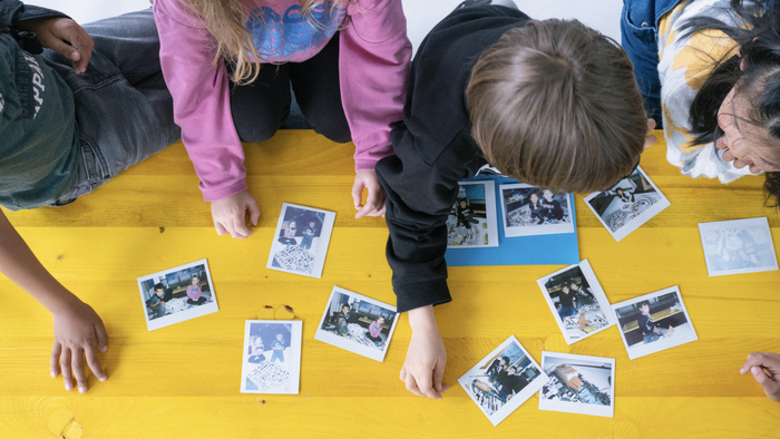 © Projet Praille Acacias Vernets - Sven Högger Enfants lors d'un atelier au Pavillon Sicli sur le Projet Praille Acacias Vernets