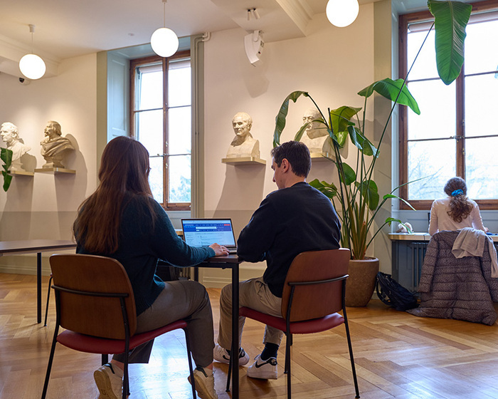 Empruntez les bibliothécaires de la Bibliothèque de Genève