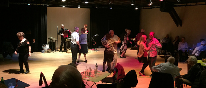 personnes qui dansent