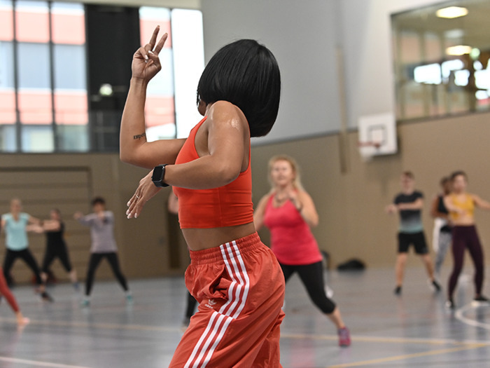 Alain Grosclaude Femmes faisant du sport