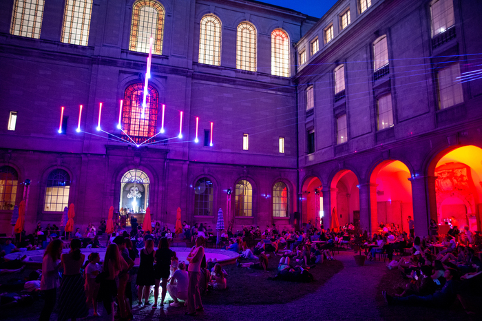 DR Mapping dans la cour du musée