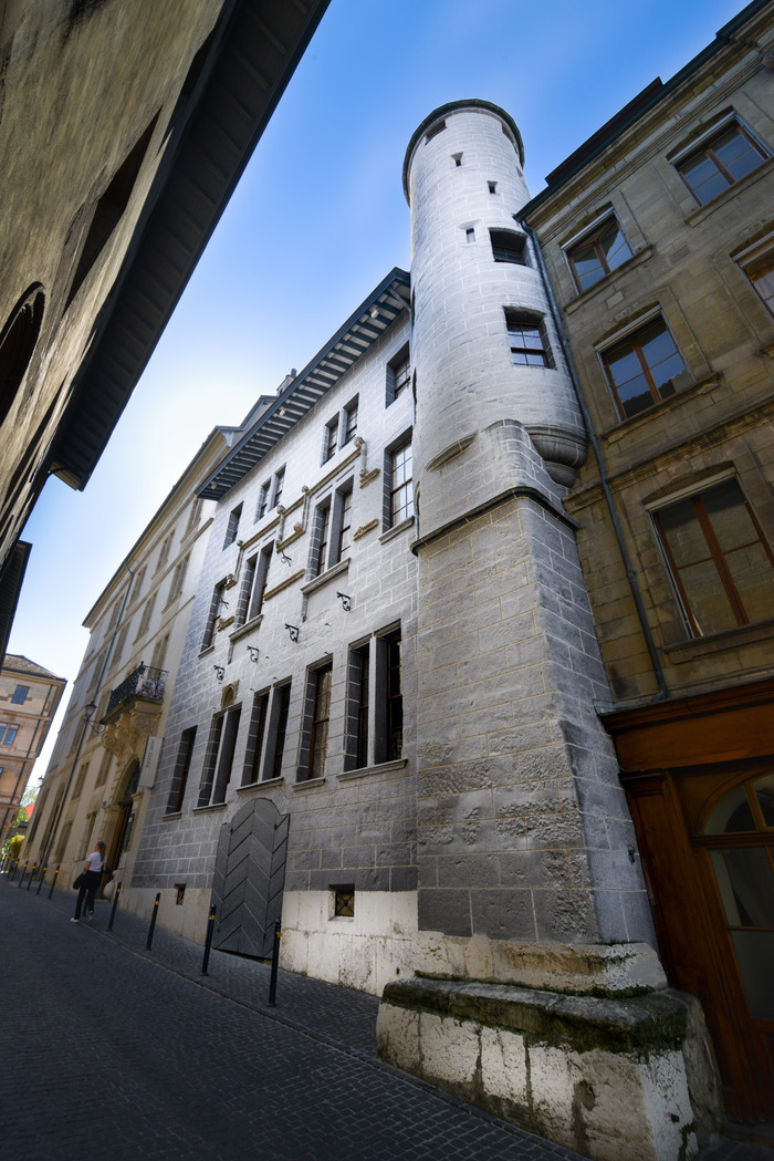 Mapping dans la cour du musée