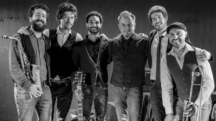 Je vois les 5 musiciens