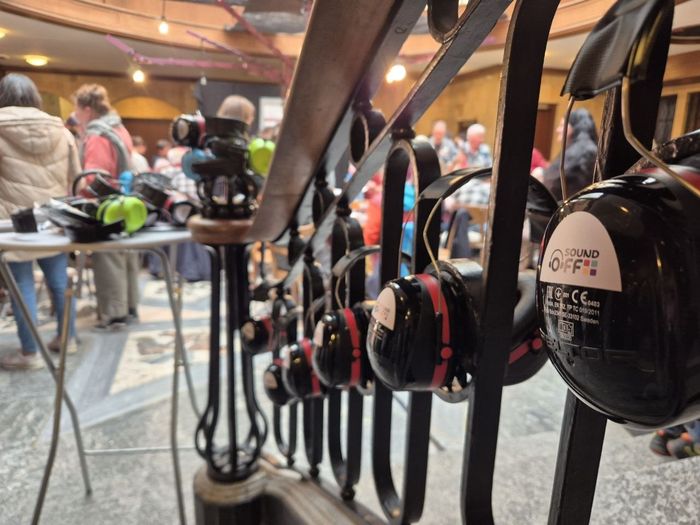 Casques d'écoute pour immersion dans le monde des personnes sourdes