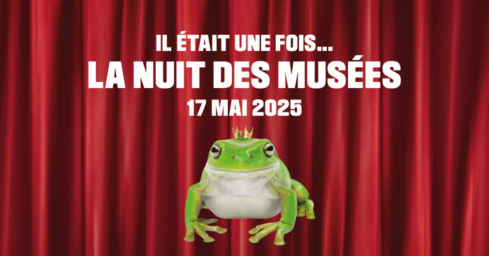 Nuit des Musées Genève Un crapaud avec une couronne sur la tête, est au premier plan. Derrière lui se trouve un rideau rouge de théâtre.