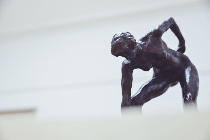 Sculpture en bronze d'un corps de femme