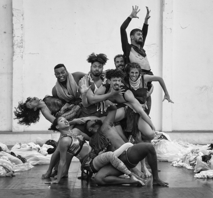 DR une photo des danseur·euses sur scène