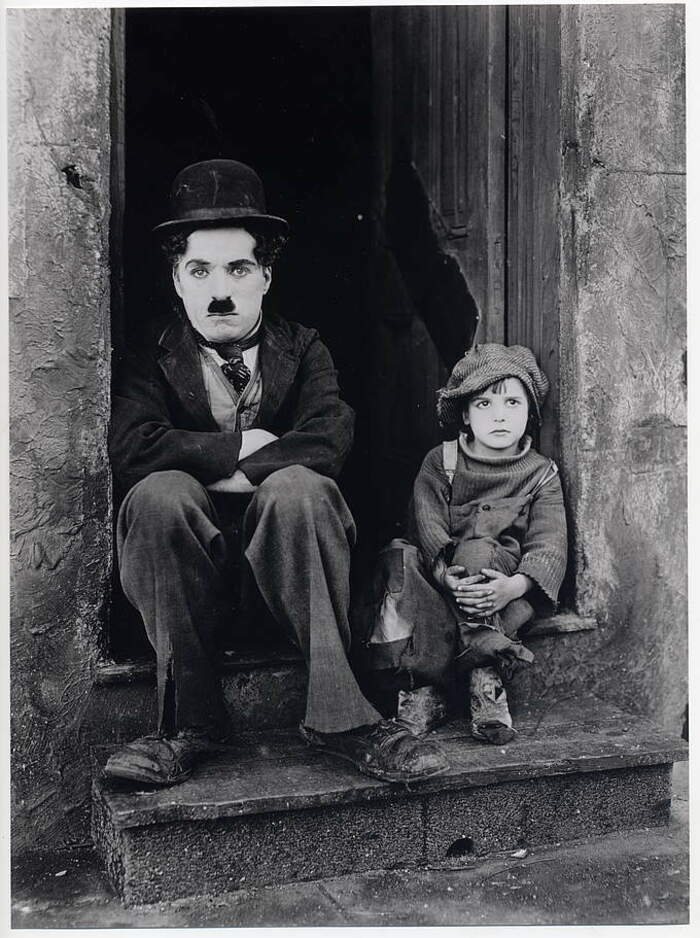 Roy Export S.A.S Photo tirée du film Le Kid avec Chaplin et le kid