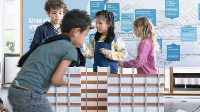 © Projet Praille Acacias Vernets - Sven Högger Enfants lors d'un atelier au Pavillon Sicli sur le Projet Praille Acacias Vernets