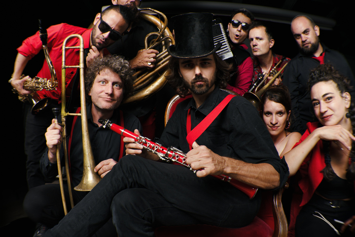 9 musiciens