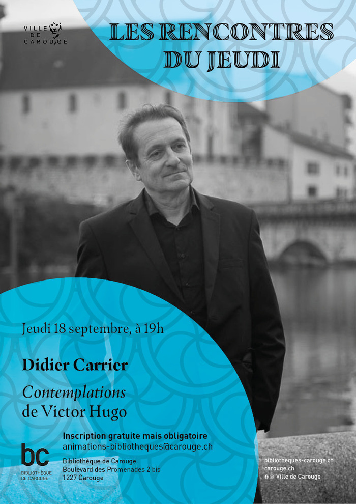 DR Image en noir et blanc de Didier Carrier se tenant devant un château.