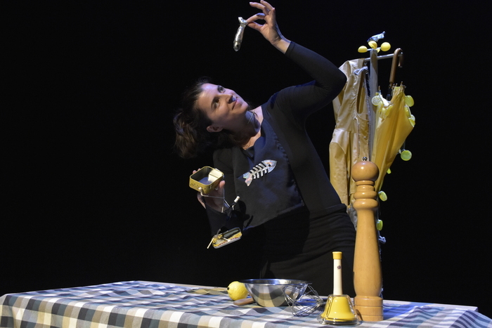 Cie Rayon de Lune Ouverture d'une boîte de sardines