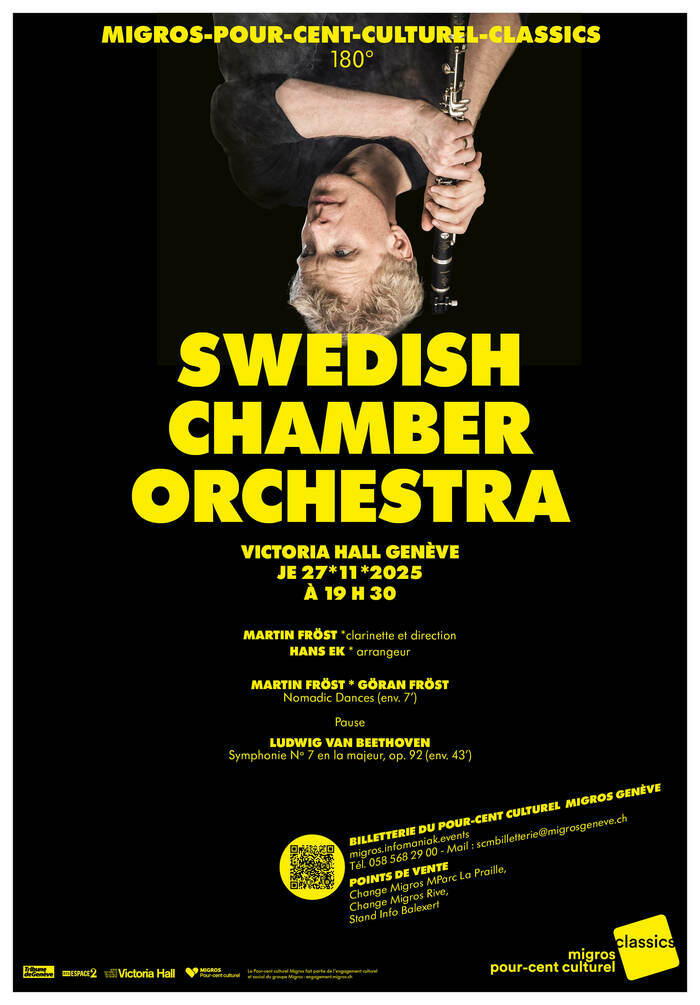 Affiche du concert, sur fond noir et avec Martin Fröst la tête à l'envers et sa clarinette dans sa main