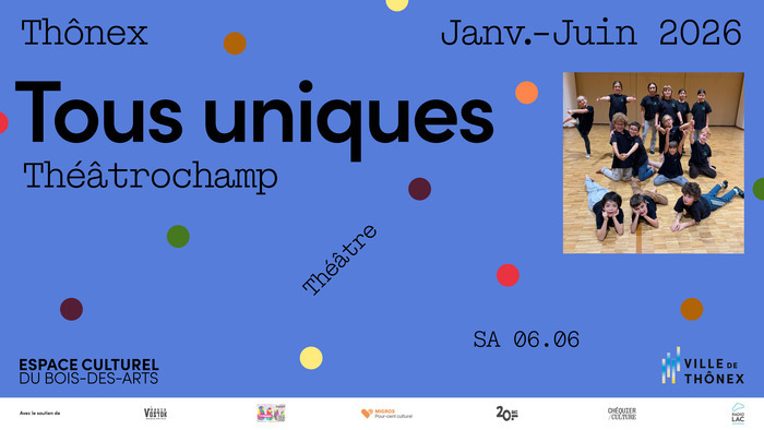 sur fond bleu, on retrouve les petits points de couleurs avec les informations de l'événement à gauche de l'image et une photo des artistes à droite