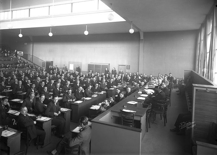Genève, quai Wilson: pavillon du Désarmement, conférence sur la semaine de 40 heures