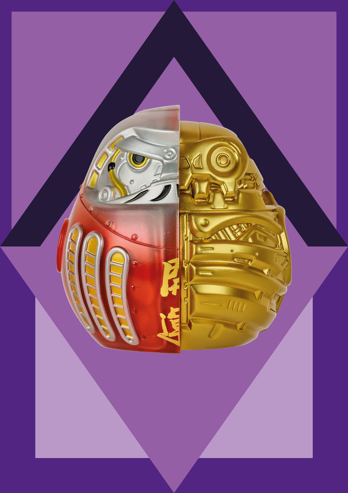 Affiche de l'exposition qui présente un daruma dans un losange. Le daruma est une figurine japonaise qui permet de faire des voeux. Le fond est violet foncé et le losange et mauve, violet clair.