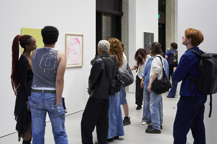 Visite guidée de l'exposition VISIONS au FMAC en 2025