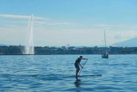 Ville de Genève Photo d'un cours de stand-up paddle