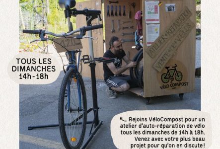 Stefano le mécanicien travail sur un vélo
