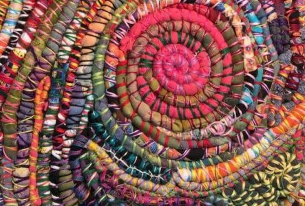 Spirale de tissus multicolore