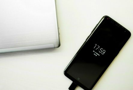 DR Ordinateur portable et smartphone