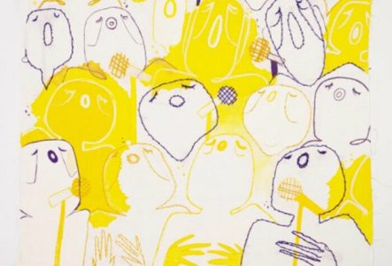 Manal Achaoui une illustration en noir et blanc qui représente un oiseau entouré par des flèches
