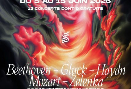 Un moulin dans la campagne, sur un fond de ciel orageux mais qui laisse apparaître un début de soleil et sa lumière