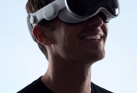 Une personne avec un Apple Vision Pro