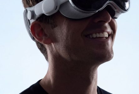 Une personne avec un Apple Vision Pro