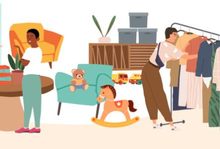 DR pièces avec des 3 personnes et divers objets (habits-tables-commodes-plantes et un cheval à bascule)