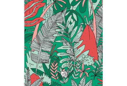 Jeune femme recroquevillée au milieu d'une forêt luxuriante, le tout dans des tons de verts et de rouge.