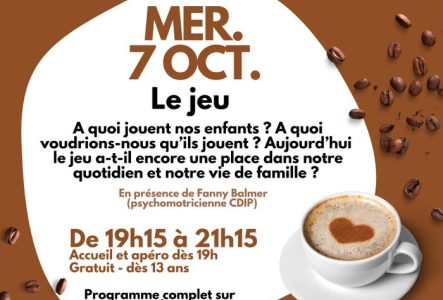 Un cœur dans une tasse de café