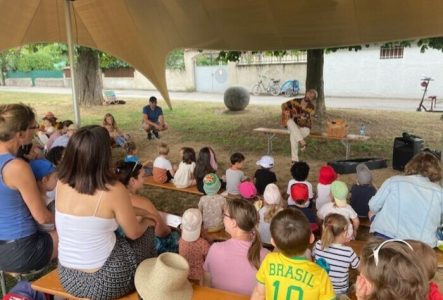 Benjamin Alfandari spectacle jeune public sous la tente