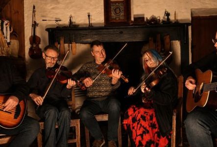 Musiciens au coin du feu