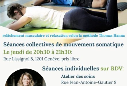 Des personnes allongées au sol pratiquent des mouvements lents et doux pour soulager leurs tensions et douleurs.