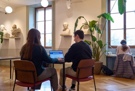 Empruntez les bibliothécaires de la Bibliothèque de Genève