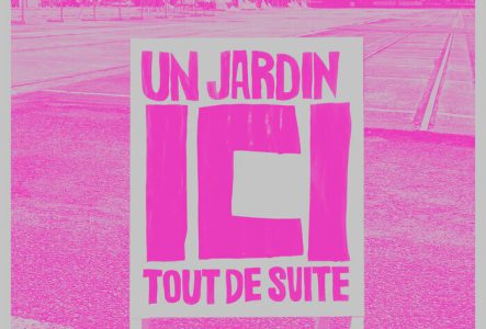 © Fondation Pavillon Sicli Une affiche de l'exposition Devenir Jardinier planétaire
La Préséance du vivant, du 16 avril au 8 juin 2025 au Pavillon Sicli à Genève. Une pancarte de manifestation avec l'inscription "Un jardin ICI maintenant" en rose sur fond gris.