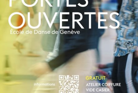 Ecole de Danse de Genève Un groupe de personnes se déplacent dans un studio de danse, leurs mouvements rend l'image un peu floue