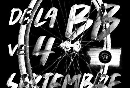 Affiche en noir et blanc, avec un aspect « fait main » représentant une roue de vélo. En surexposition sont inscrits les éléments suivants : Fête de la BB, ve 4 septembre, dès 18h00