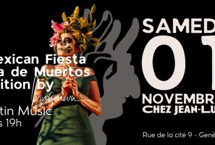 DR L’image est une affiche d’événement au style coloré et festif, sur fond noir.
À gauche, on voit une femme déguisée pour la fête mexicaine du “Día de Muertos” (Jour des morts).
Elle porte une robe verte, un maquillage de tête de mort coloré et une couronne de fleurs jaunes et roses sur la tête. Son expression est sérieuse, mais la photo évoque la fête et la culture mexicaine.
À droite, de grands textes annoncent l’événement :
En haut, en lettres blanches épaisses : « SAMEDI 01 NOVEMBRE »
En…